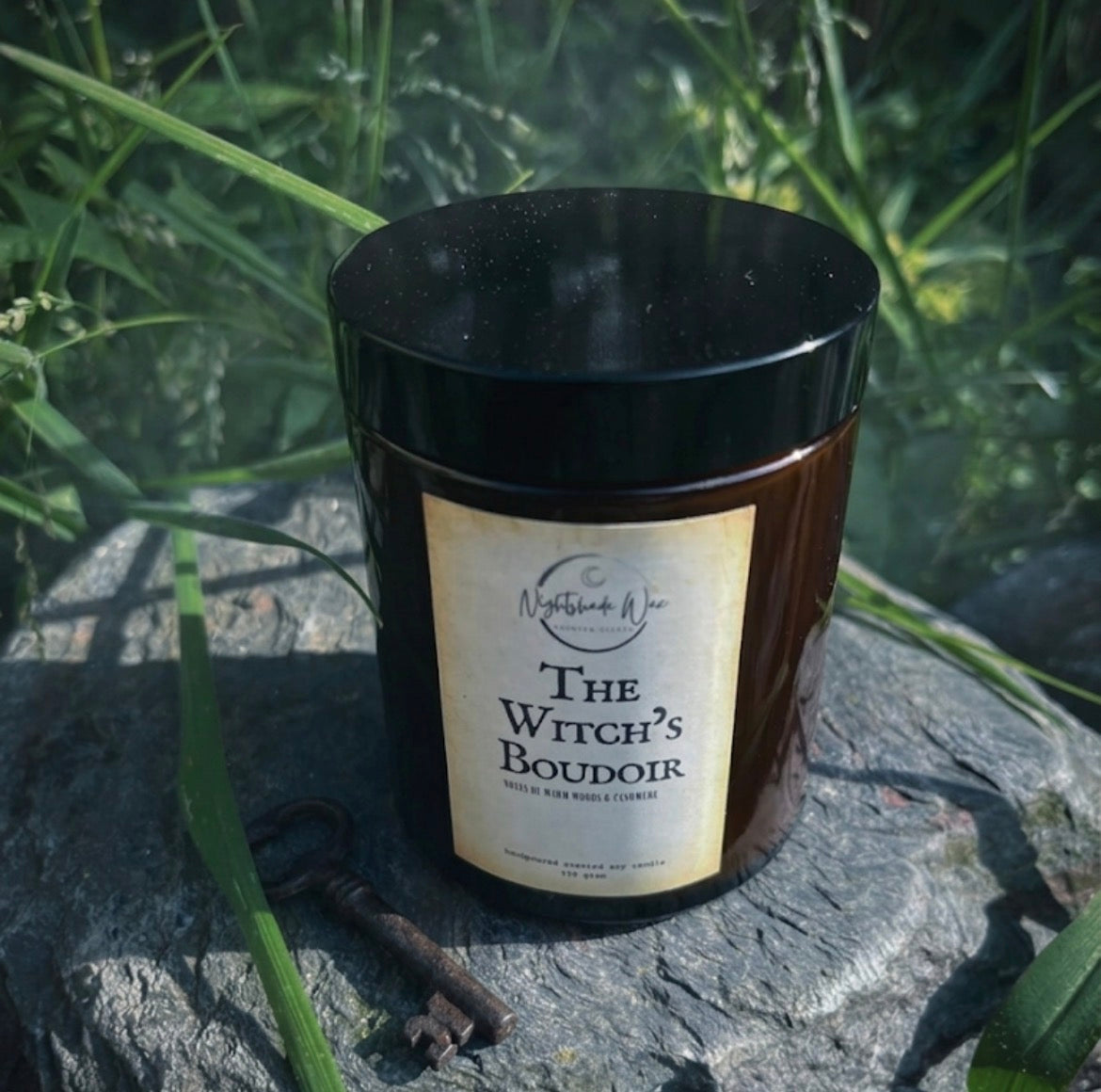 The Witch's Boudoir (warm woords & cashmere) • Apothecary geurkaars 🧶