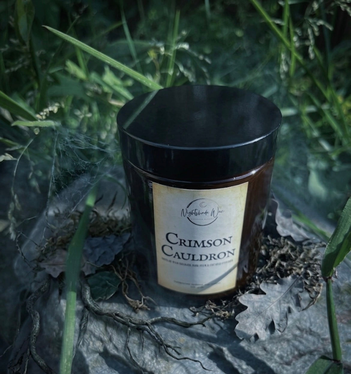 Crimson Cauldron (rabarber/kaneel) • Apothecary geurkaars 🧙🏼‍♀️