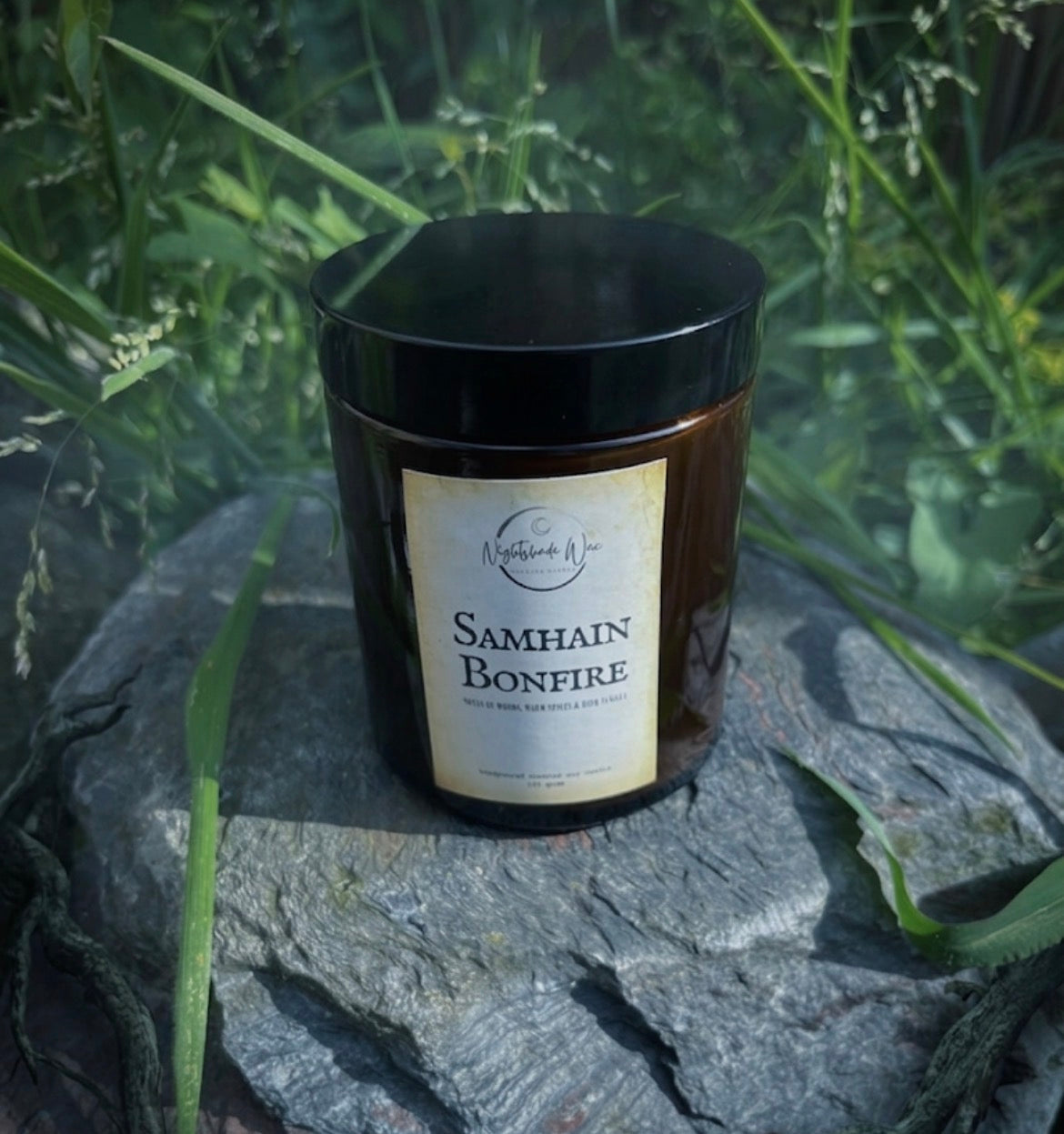 Samhain Bonfire (woods/warm spices/amber) • Apothecary geurkaars 🐦‍🔥
